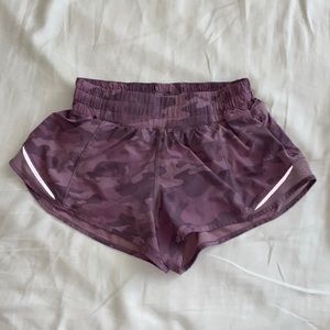 Lululemon size 4 hotty hot shorts 2.5 inseam